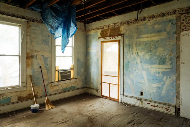An old home that needs renovating would be better financed with a fix-and-flip loan rather than a Texas DSCR loan. 
