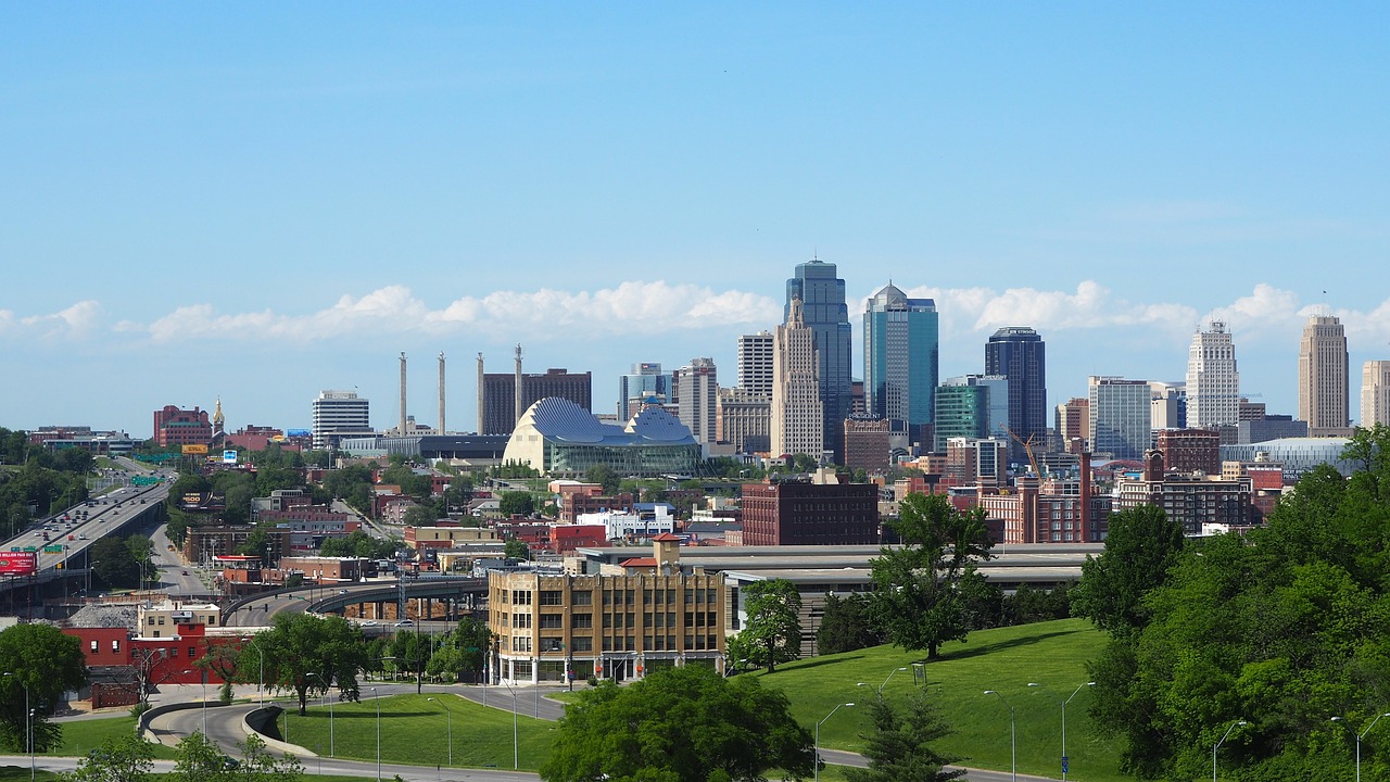 A view of Kansas City, an ideal place to get a DSCR loan Kansas.