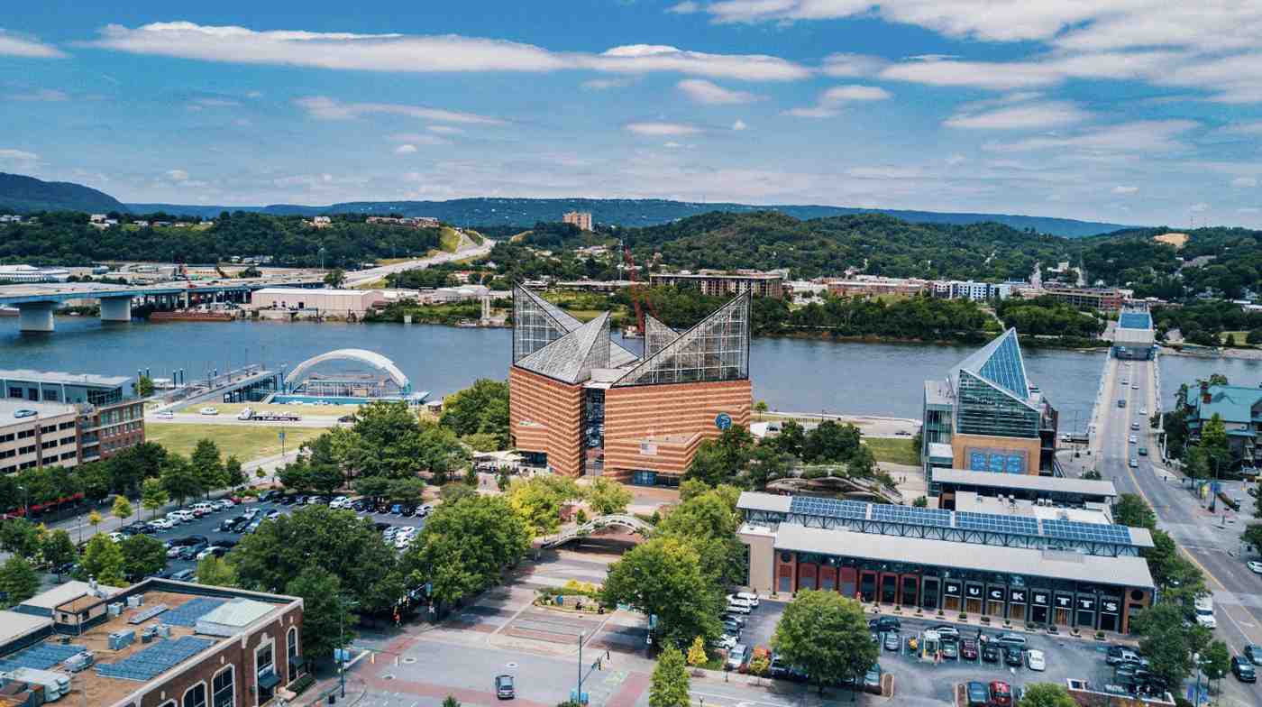 Jumbo loans in Tennessee - photograph of downtown Nashville